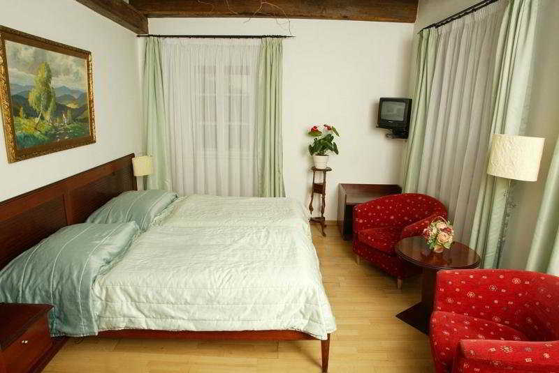 Cerna Liska Hotel Praha Bagian luar foto