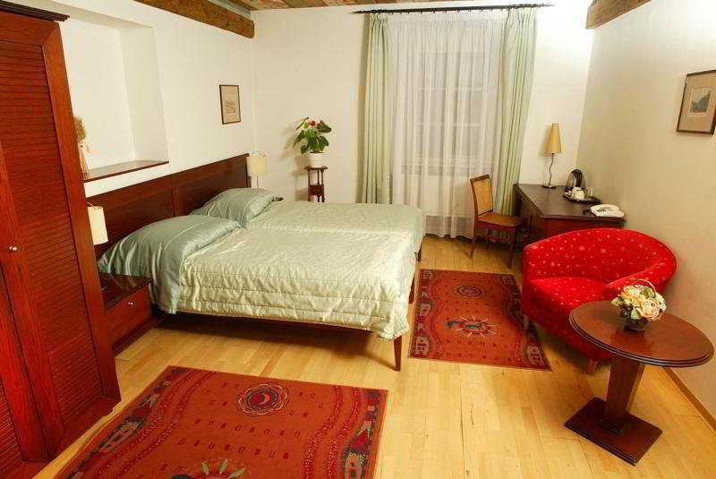Cerna Liska Hotel Praha Bagian luar foto