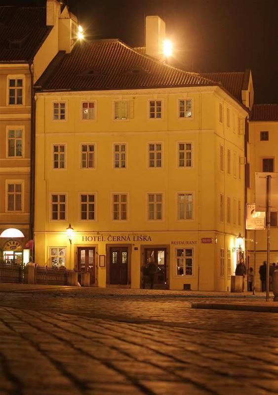 Cerna Liska Hotel Praha Bagian luar foto